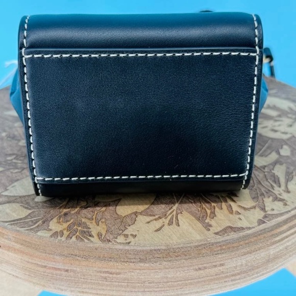 Authentic Tory Burch Lee Radziwill Petite Bucket Bag Black NWT - Picture 7 of 17